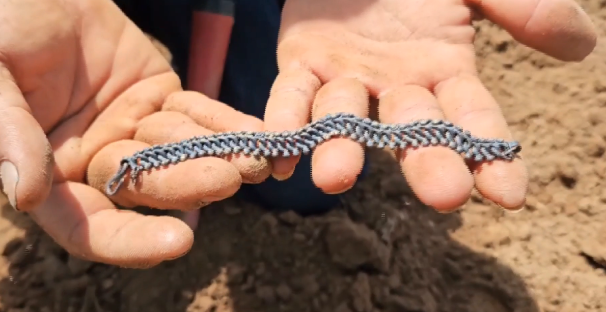 ปราจีนบุรีตื่นสมบัติ! คนแห่ล่าของโบราณค้นพบจำนวนมาก ปราจีนบุรีตื่นสมบัติ! คนแห่ล่าของโบราณค้นพบจำนวนมาก
