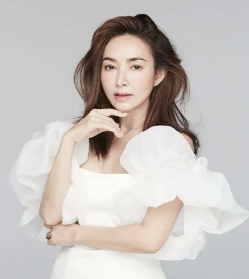 ต้อม ณหทัย” บ้านน้ำท่วมถึงอกช้ำเรือบ้านไม้ล่มต่อหน้า (มีคลิป) ต้อม ณหทัย” บ้านน้ำท่วมถึงอกช้ำเรือบ้านไม้ล่มต่อหน้า (มีคลิป)