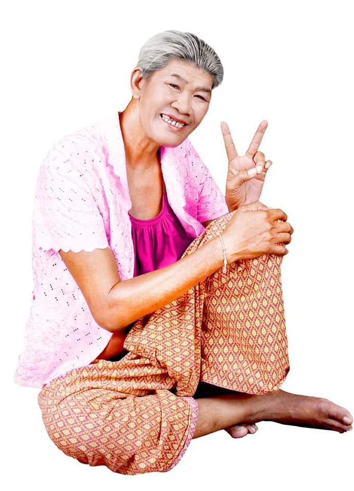 กำลังใจล้น! “ยายชา ระเบิดเถิดเทิง” เข้าโรงพยาบาล หลังน้ำท่วมปอด