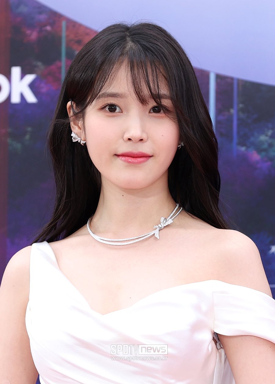 ลุ้น Baeksang Arts Awards!! ‘ซงฮเยคโย-ซูจี-พัคจินยอง-พัคโบกอม’ นำทัพซุปตาร์หล่อสวยบนพรมแดง