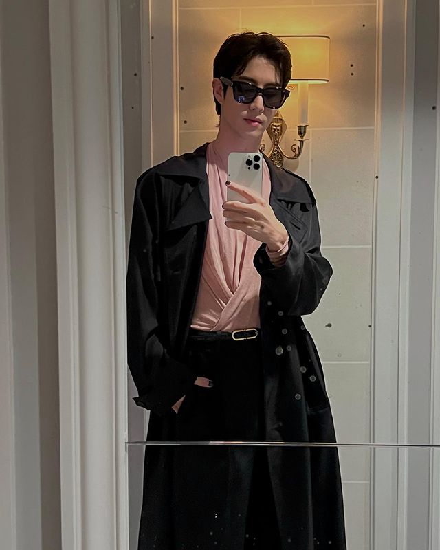 แฟนๆ เกาะติด!! รอชมลุคฮอต 'เตนล์ ชิตพล-มาร์ค ต้วน-เติร์ด ลภัส' งาน Saint Laurent 17 พ.ค.นี้ แฟนๆ เกาะติด!! รอชมลุคฮอต 'เตนล์ ชิตพล-มาร์ค ต้วน-เติร์ด ลภัส' งาน Saint Laurent 17 พ.ค.นี้