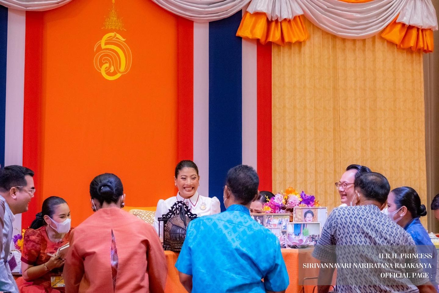 เจ้าฟ้าสิริวัณณวรี เสด็จไปทอดพระเนตรการจัดแสดงและจำหน่ายผลิตภัณฑ์ผ้าและงานหัตกรรมภาคกลาง เจ้าฟ้าสิริวัณณวรี เสด็จไปทอดพระเนตรการจัดแสดงและจำหน่ายผลิตภัณฑ์ผ้าและงานหัตกรรมภาคกลาง