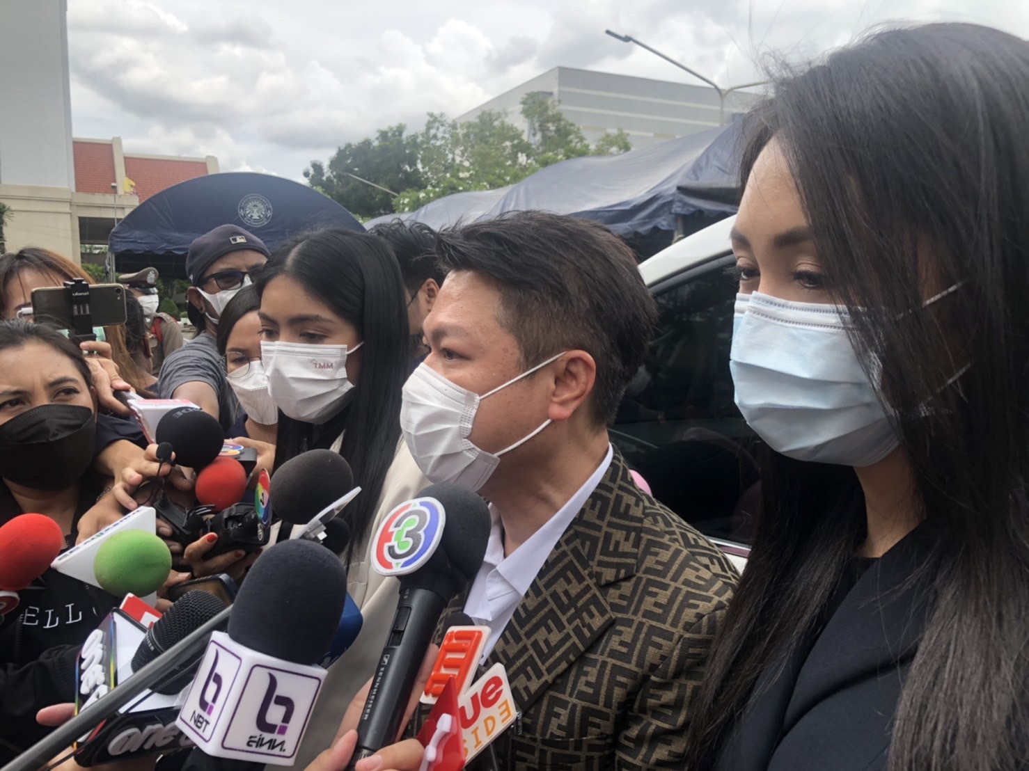 ศาลให้ประกัน 6 จำเลยคดี แตงโม ด้าน แซน-กระติก เตรียมฟาด คนกล่าวหาเป็นฆาตกรรม ศาลให้ประกัน 6 จำเลยคดี แตงโม ด้าน แซน-กระติก เตรียมฟาด คนกล่าวหาเป็นฆาตกรรม