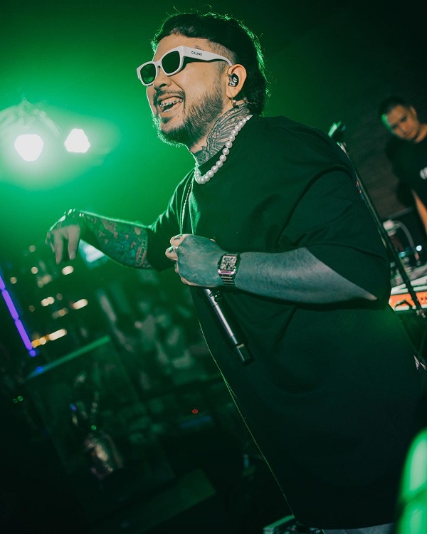 “ยัวร์บอยทีเจ” ไม่ติดใจ หลังมีคนก๊อปโชว์ไปร้อง ลั่นแค่ต้องมาขอก่อน (มีคลิป)