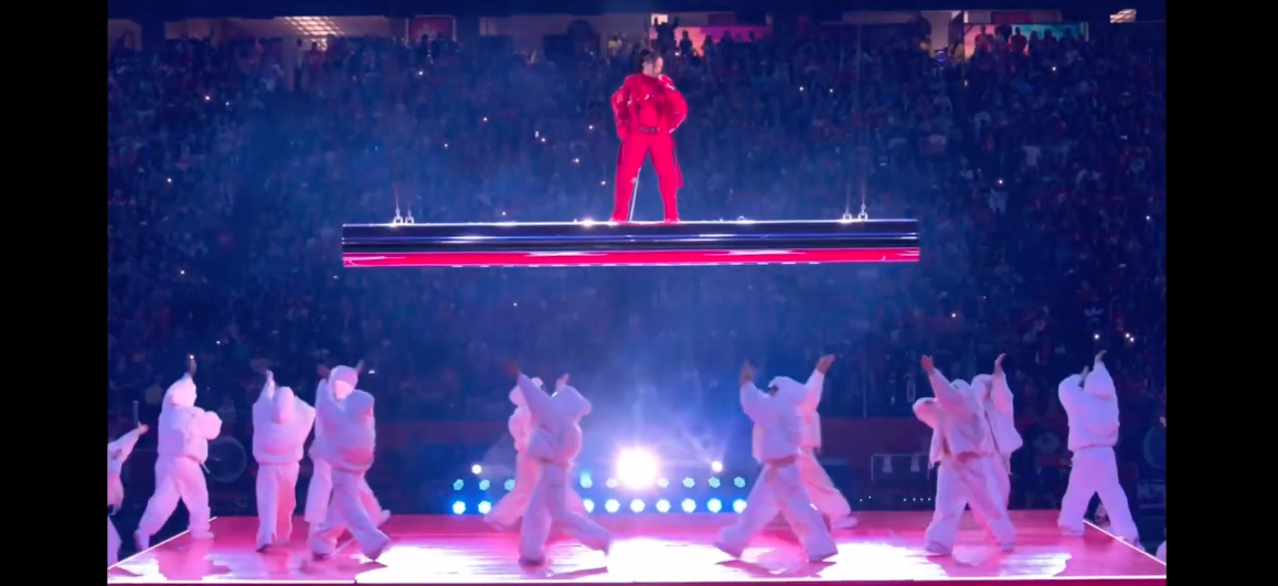 'ริฮานน่า' คัมแบ็ก!! คืนเวทีรอบ7ปี โชว์พักครึ่ง Super Bowl ลุคสีแดงเพลิง 'ริฮานน่า' คัมแบ็ก!! คืนเวทีรอบ7ปี โชว์พักครึ่ง Super Bowl ลุคสีแดงเพลิง