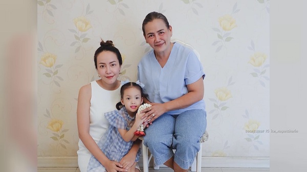 “ไอซ์ ณพัชรินทร์” อัปเดตสุขภาพ “แม่เอ๋” หลังกักตัวครบ 14 วัน (มีคลิป) “ไอซ์ ณพัชรินทร์” อัปเดตสุขภาพ “แม่เอ๋” หลังกักตัวครบ 14 วัน (มีคลิป)