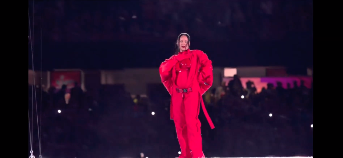 รวมมีม 'ริฮานน่า'!! ประมวลช็อตฟีลไวรัลฮิตจากโชว์พักครึ่ง Super Bowl รวมมีม 'ริฮานน่า'!! ประมวลช็อตฟีลไวรัลฮิตจากโชว์พักครึ่ง Super Bowl