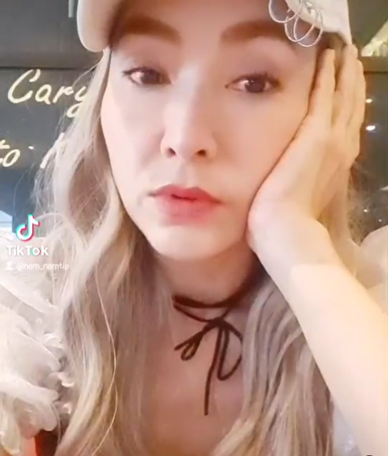 อ่วมหนัก! “ต้อม ณหทัย” เจอพิษน้ำทะเลหนุนสูงริมเจ้าพระยา (มีคลิป)