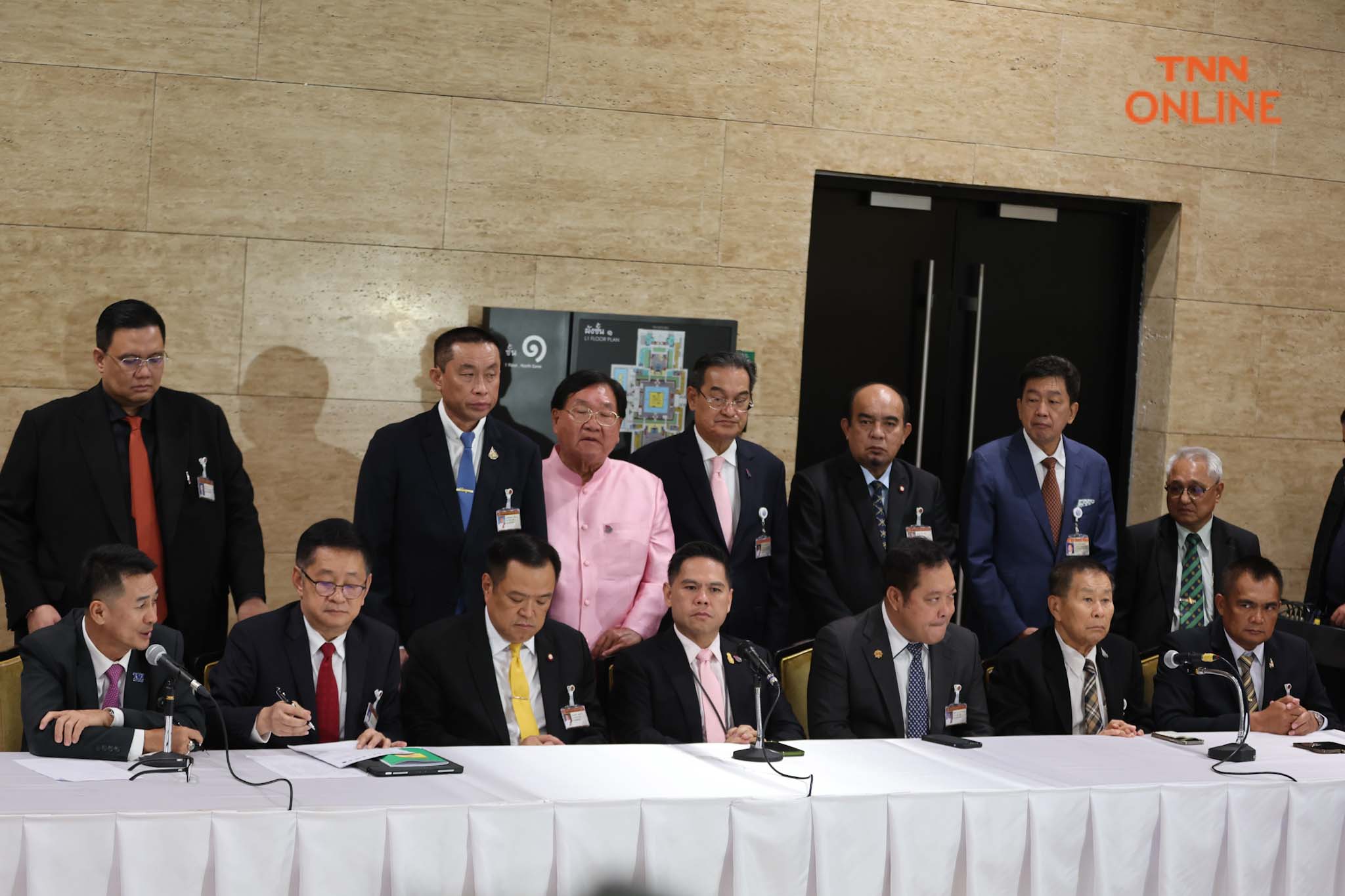 พท.แถลงตั้งรัฐบาล 11 พรรค พร้อมแบ่งโควตารัฐมนตรี พท.แถลงตั้งรัฐบาล 11 พรรค พร้อมแบ่งโควตารัฐมนตรี