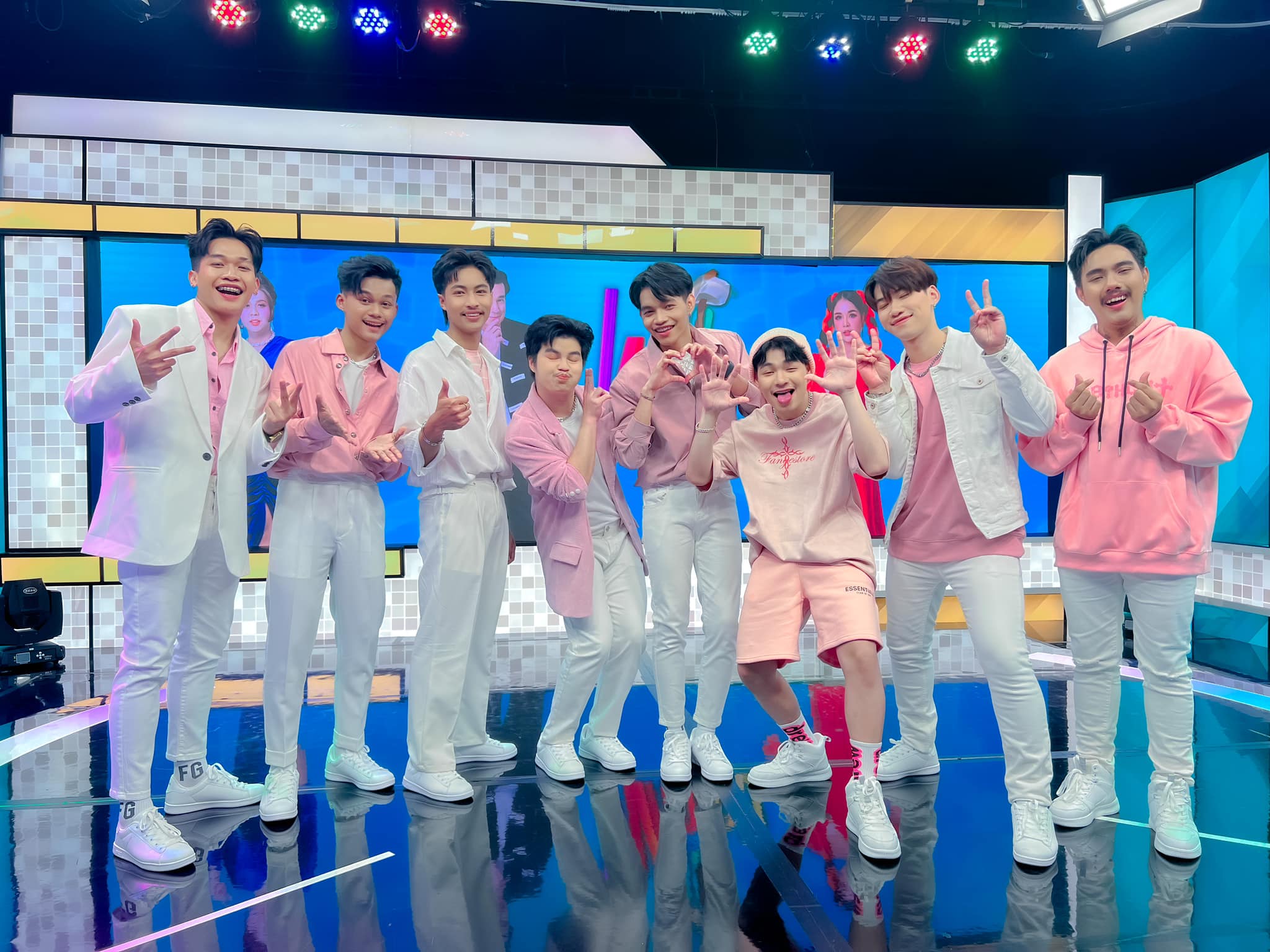 เจนนี่ รัชนก แจงเงื่อนไขต่อสัญญาศิลปินในสังกัด ยันไม่ได้ทอดทิ้ง และไม่เคยบังคับใคร