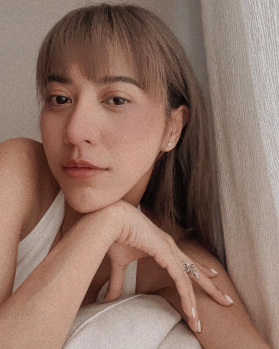 จับตาความสัมพันธ์ น้ำหวาน แชร์สตอรี่รูปคู่หนุ่มปริศนา หรืองานนี้จะเปิดตัว?!