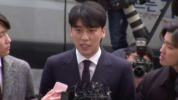 คุก 3 ปี!! ศาลทหารตัดสินจำคุก “ซึงรี” พร้อมปรับอีกกว่า 30 ล้านบาท คุก 3 ปี!! ศาลทหารตัดสินจำคุก “ซึงรี” พร้อมปรับอีกกว่า 30 ล้านบาท