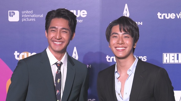 “เอิร์ท-มิกซ์” รับยังไม่ชินหลังแฟนคลับไปให้กำลังใจจนห้างแตก (มีคลิป) “เอิร์ท-มิกซ์” รับยังไม่ชินหลังแฟนคลับไปให้กำลังใจจนห้างแตก (มีคลิป)