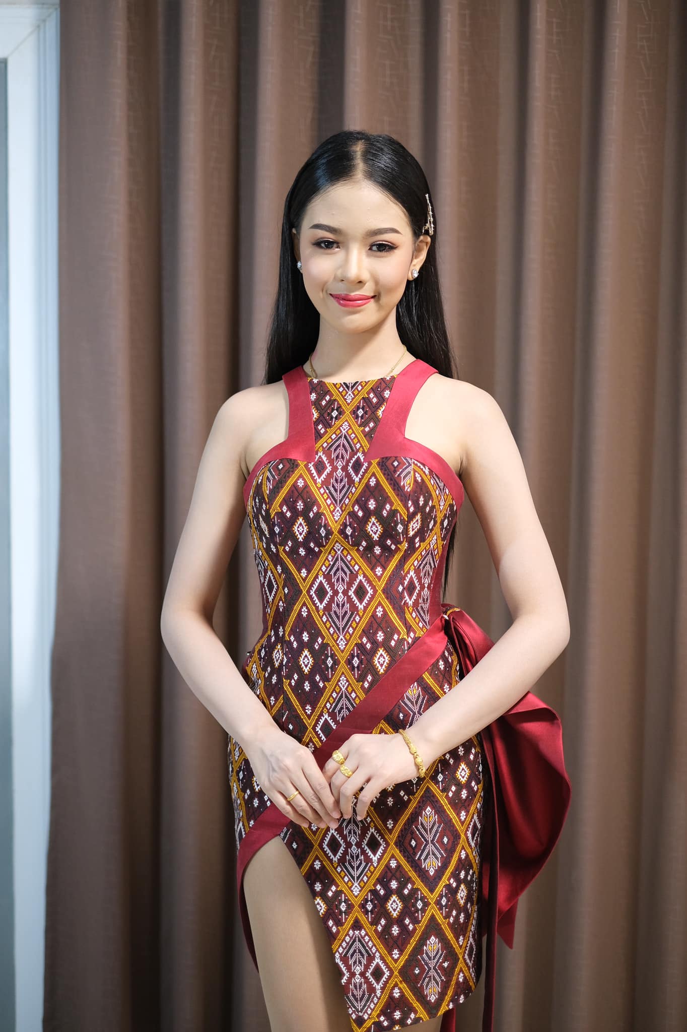 ไหทองคำเรคคอร์ด อ้าแขนรับ ยูกิ เพ็ญผกา เข้าสู่ต้นสังกัด  