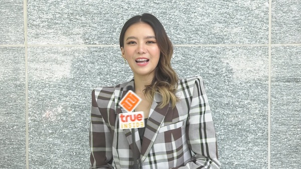 “แพรวา” เผยความรักแฮปปี้ ปีนี้งานปัง แย้มเตรียมปล่อยเพลงใหม่ (มีคลิป)