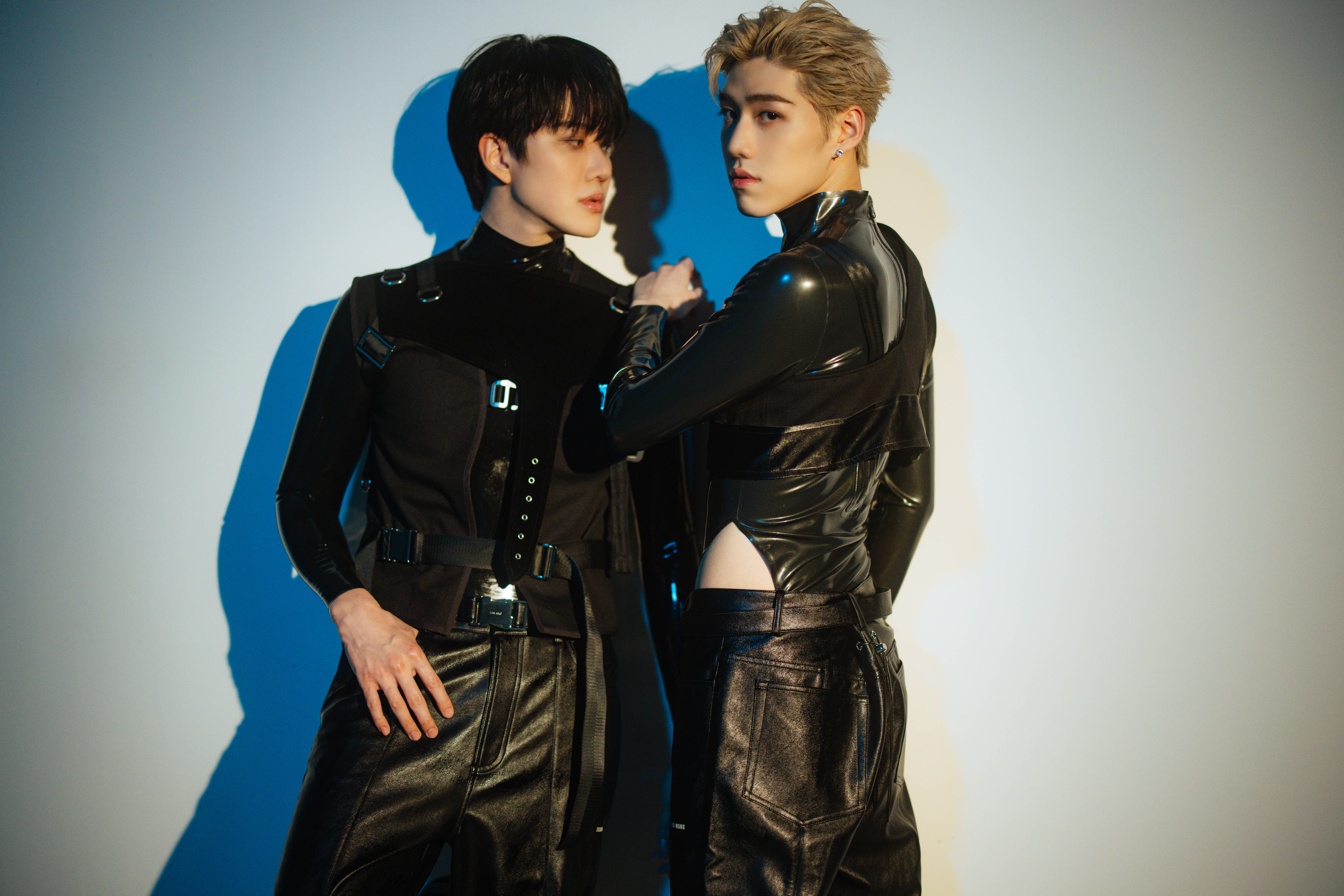 พีพี กฤษฏ์ คว้าหนุ่มหล่อ ไมค์ พิรัชต์ เล่นเอ็มวีซิงเกิลล่าสุด ลังเล พีพี กฤษฏ์ คว้าหนุ่มหล่อ ไมค์ พิรัชต์ เล่นเอ็มวีซิงเกิลล่าสุด ลังเล