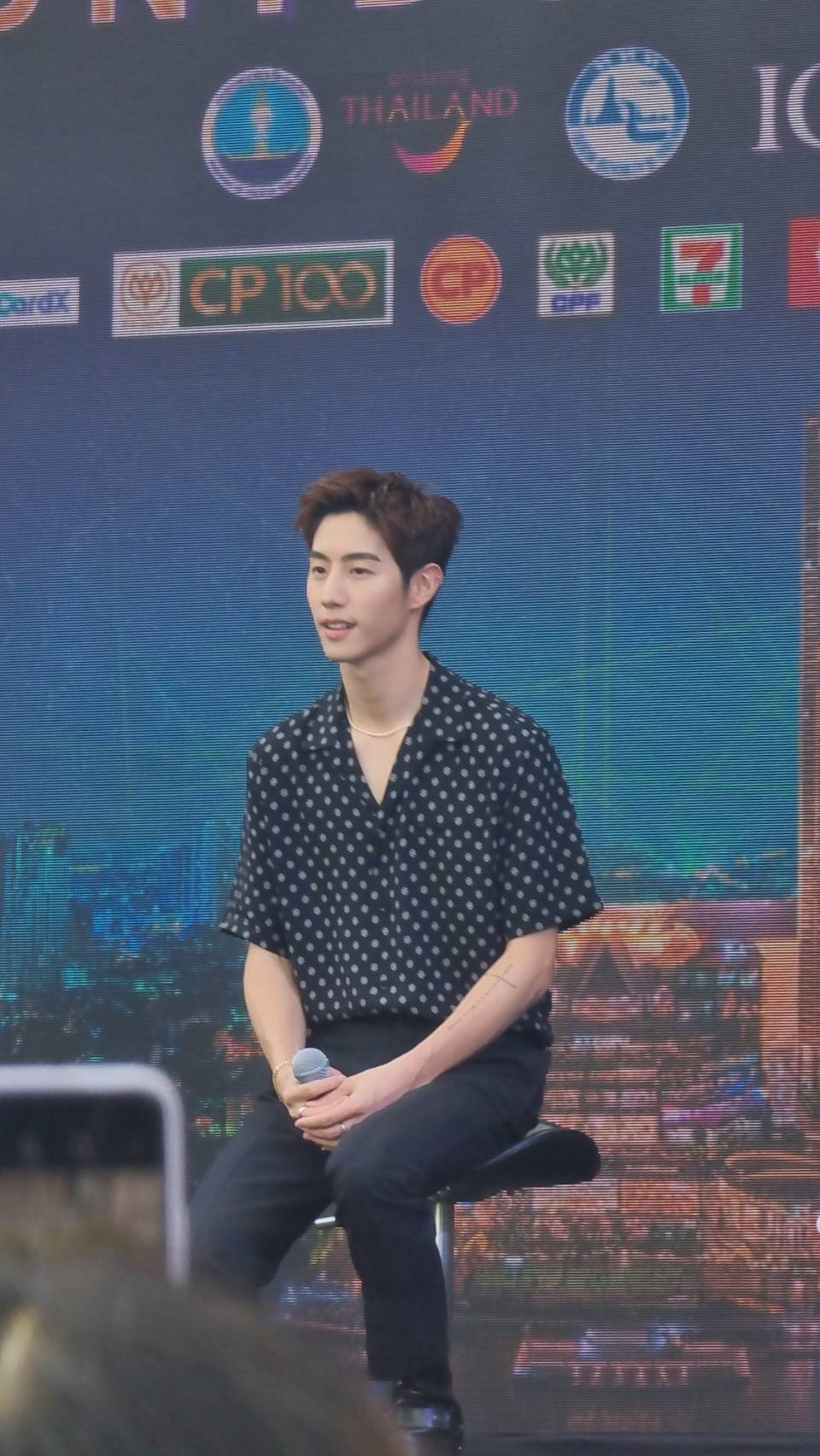 มาร์ค ต้วน ทำแฟนคลับสุดฟิน ส่งวิ้งค์ให้กับทุกคน 