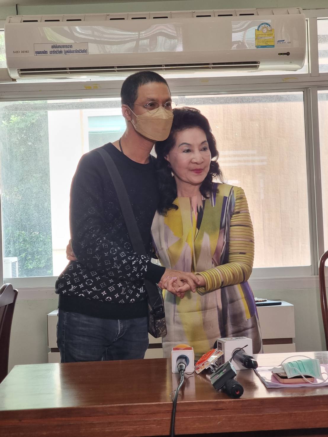 เคลียร์จบแล้ว หนึ่ง จักรวาล มอบเงิน 2 แสน ให คุณพรพิมล ค่าละเมิดลิขสิทธิ์