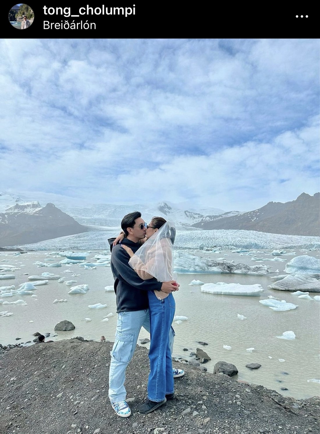 คนบันเทิงร่วมยินดี ผู้จัดคนดัง ต้อง จุลวุฒิ คุกเข่าขอแฟนสาวแต่งงาน