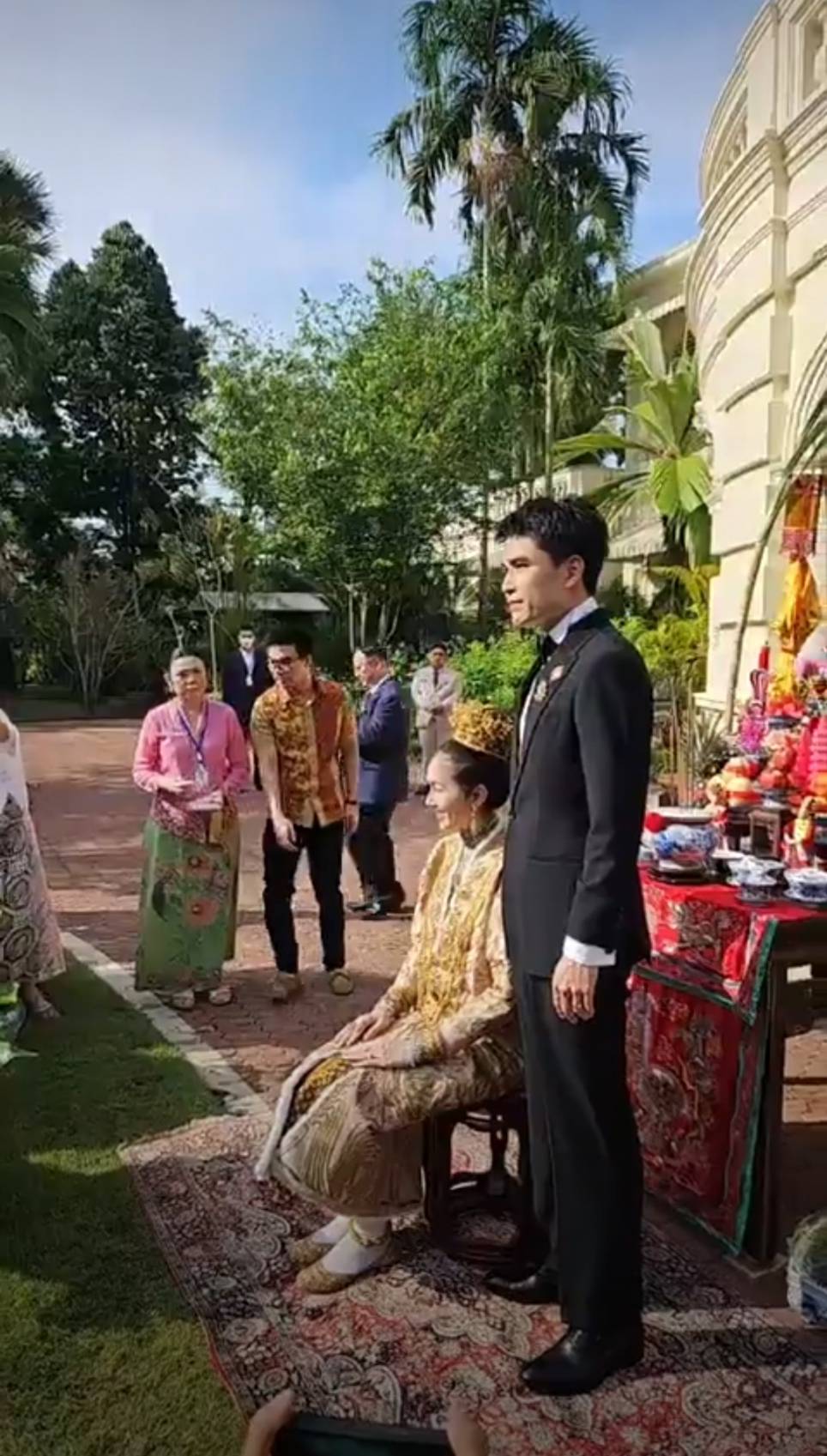 ปอย ตรีชฎา-โอ๊ค บรรลุ เข้าพิธีแต่งงานแบบประเพณีดั้งเดิม ที่จังหวัดภูเก็ต