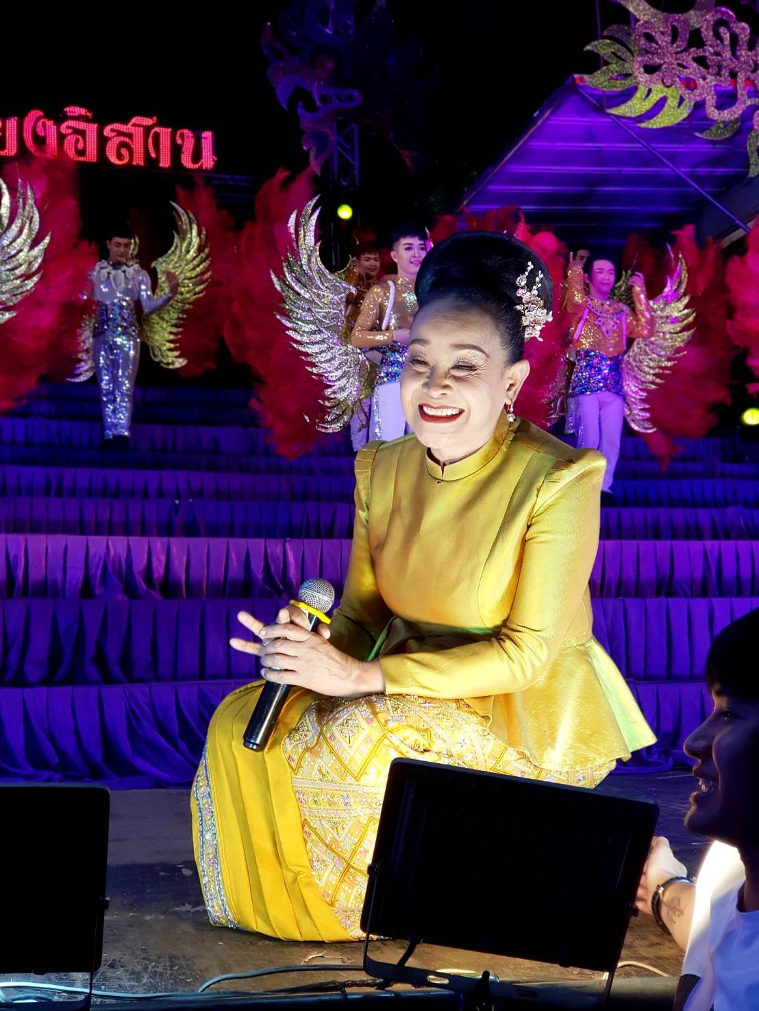 แห่ส่งกำลังใจ แม่นกน้อย หลังโพสต์ภาพน่าเป็นห่วง 