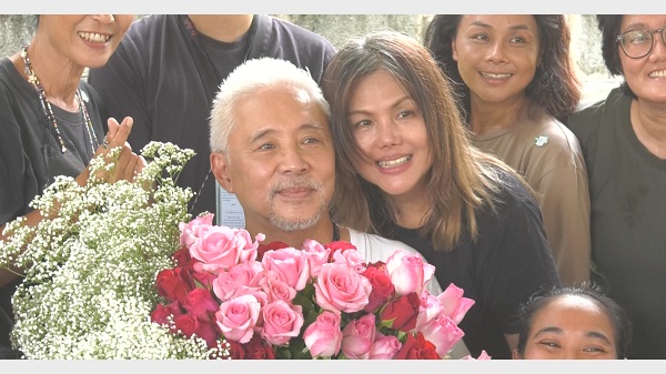 ซ้อนุช ทำเซอร์ไพรส์ แสดงความยินดี อาตู่ นพพล เป็นศิลปินแห่งชาติ  (มีคลิป)