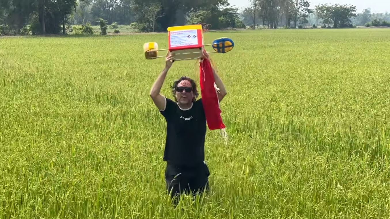 เปิดคลิป กะเพราอวกาศ ลอยเหนือชั้นบรรยากาศโลก