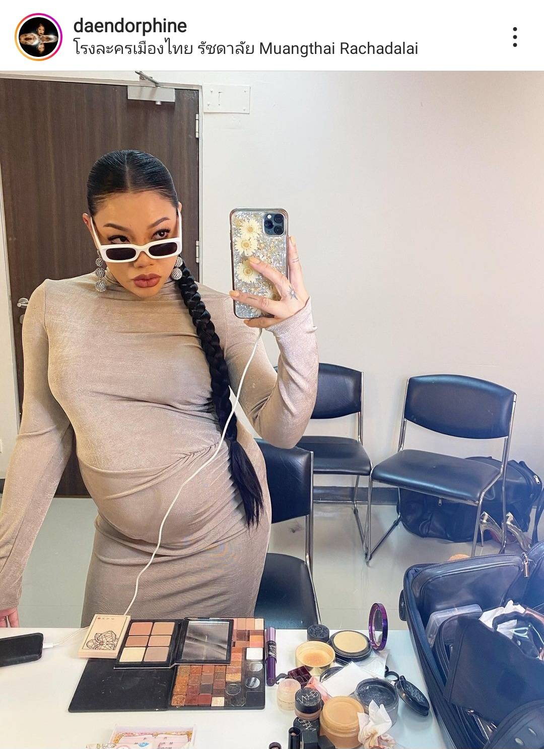 ดา เอ็นโดรฟิน-เดนนิส เผยชื่อลูกชายคนแรก เตรียมคลอดมกราคมนี้ ดา เอ็นโดรฟิน-เดนนิส เผยชื่อลูกชายคนแรก เตรียมคลอดมกราคมนี้