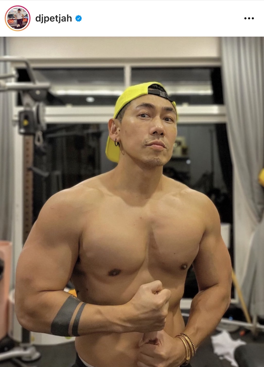 เพชรจ้า เปลี่ยนลุคใหม่เป็นโอปป้าสุดอบอุ่น ด้านแฟนคลับแห่ทักเพียบ เพชรจ้า เปลี่ยนลุคใหม่เป็นโอปป้าสุดอบอุ่น ด้านแฟนคลับแห่ทักเพียบ