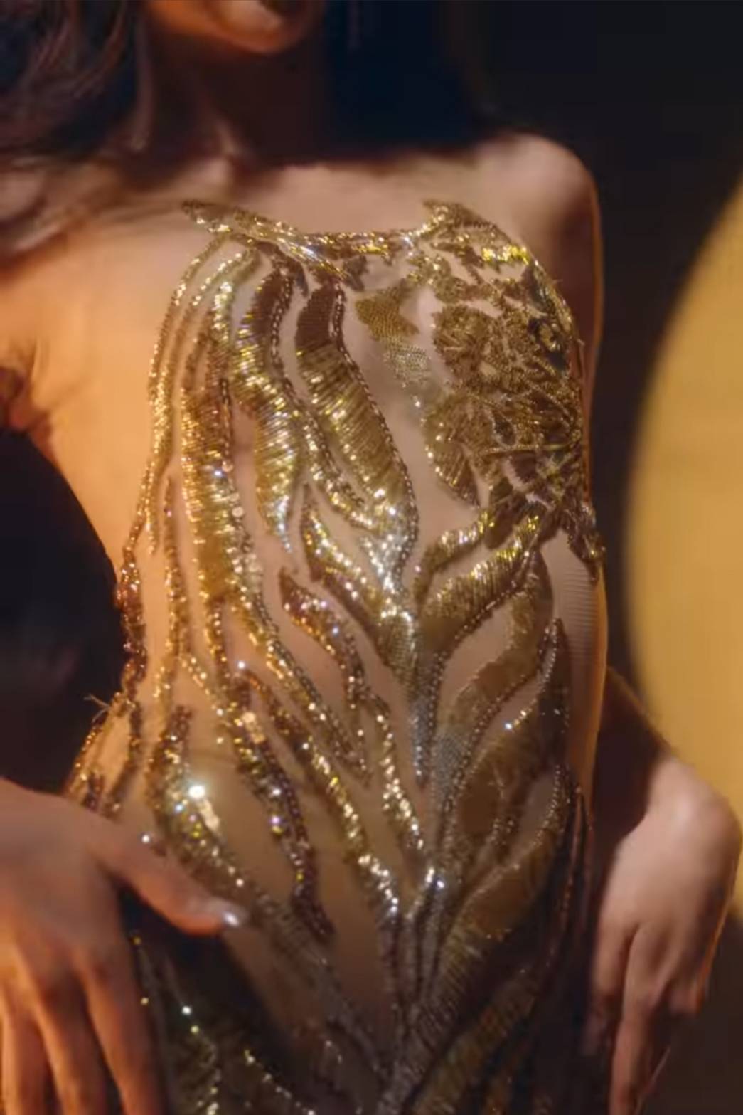 เผยภาพชุดราตรี แอนนา เสืองามเอี่ยม ที่ไม่ได้ใส่บนเวทีจักรวาล เผยภาพชุดราตรี แอนนา เสืองามเอี่ยม ที่ไม่ได้ใส่บนเวทีจักรวาล