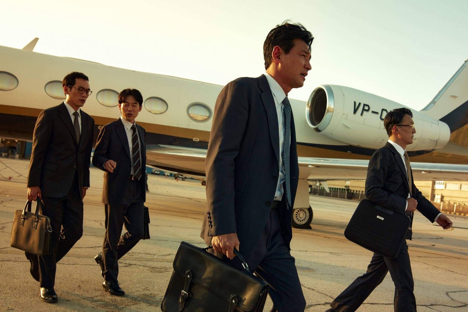 หล่อดุไม่ไหว!! 'ฮยอนบิน' บุกช่วยตัวประกันในหนังใหม่ The Point Men