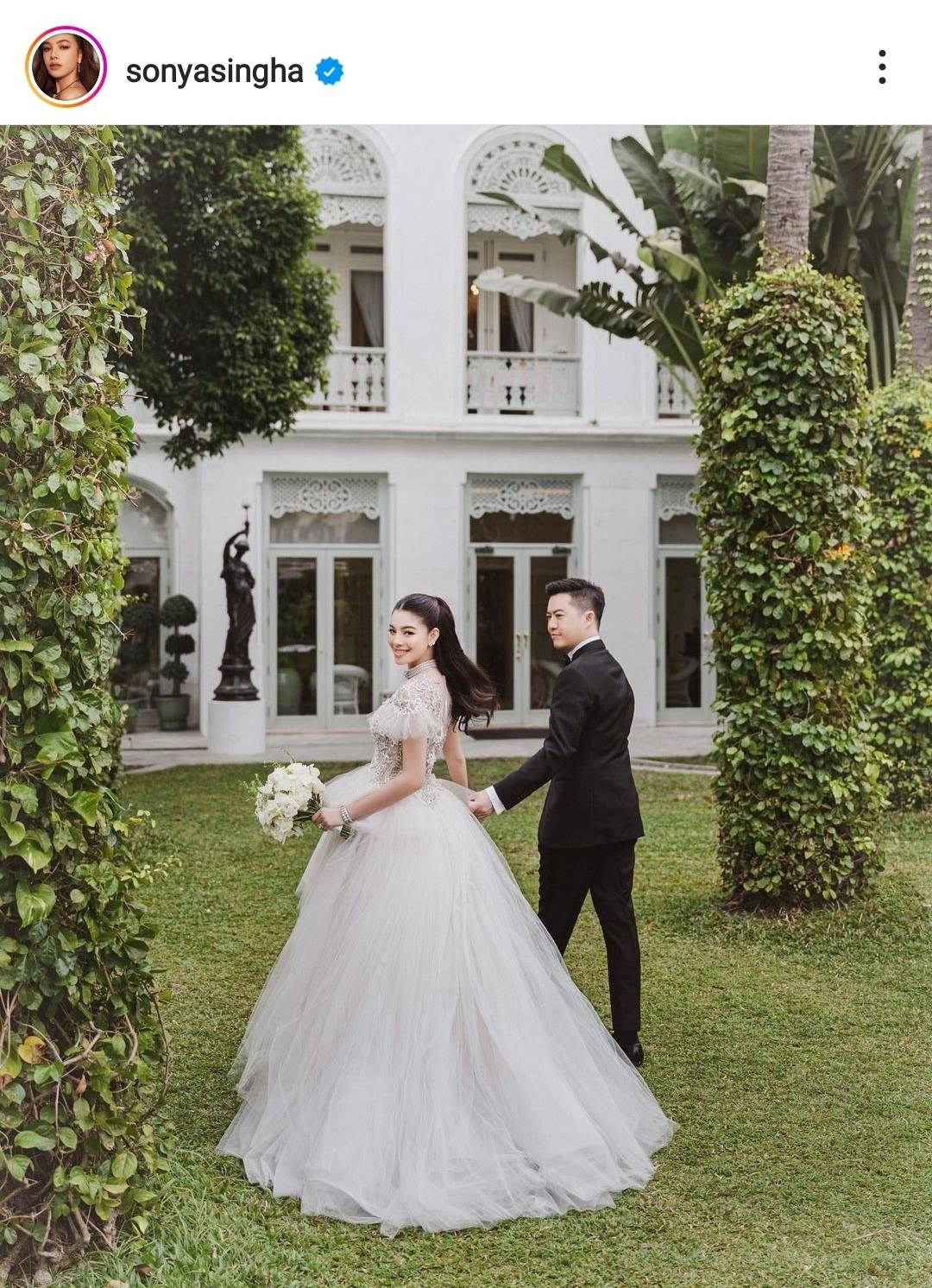 แคท ซอนญ่า เผยโฉมการ์ดงานแต่งสุดเรียบหรู แคท ซอนญ่า เผยโฉมการ์ดงานแต่งสุดเรียบหรู