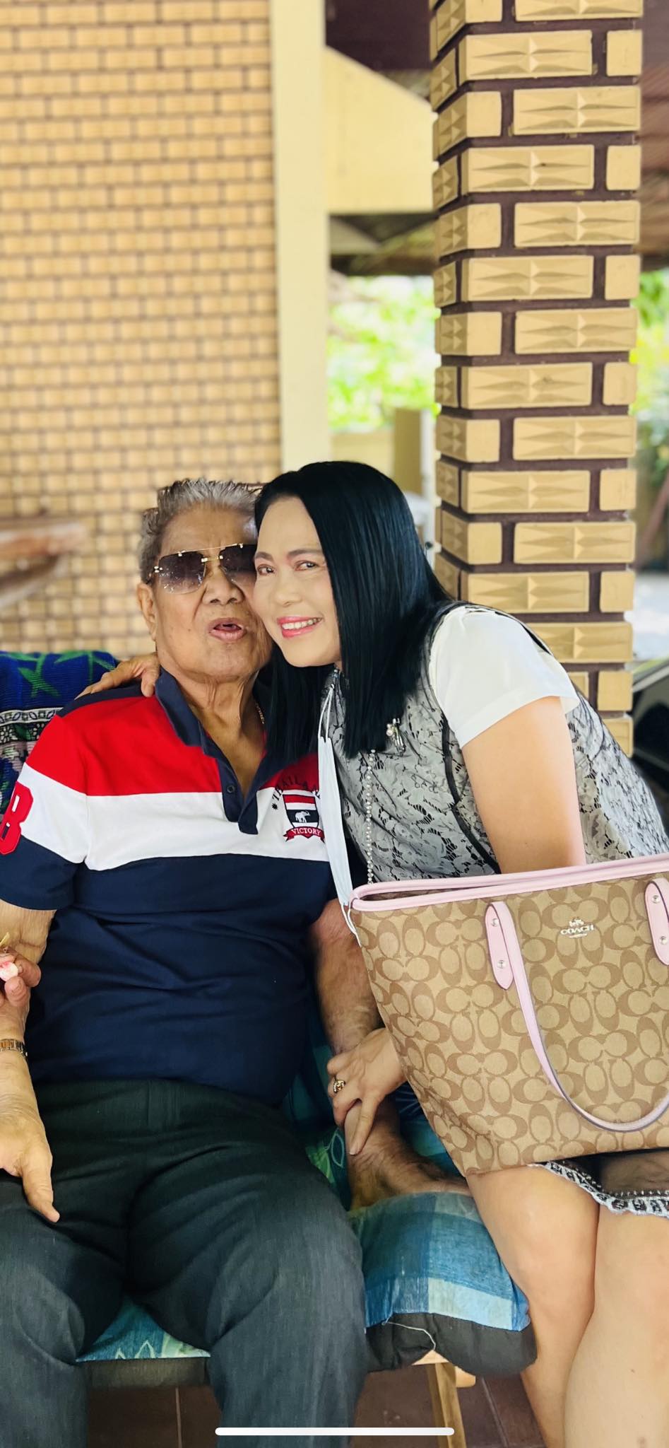 ถูกตามไป รพ. ด่วน!! ครูปุ้ม ศศิวิมล เผย ครูชลธี ธารทอง อาการทรุดหนัก