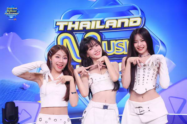ร้อนจนทนไม่ไหว! แอลลี่ โชว์ซิงเกิ้ลล่าสุด Make it Hot ใน Thailand Music Countdown