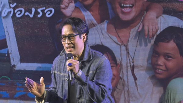 “เบิร์ด ธงไชย” แฮปปี้ ขึ้นแท่นแบรนด์แอมบาสเดอร์ ททท.   (มีคลิป)