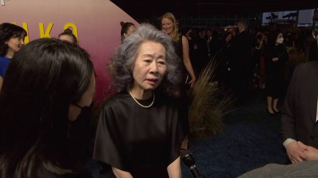 สื่อนอกรุมล้อม!! ‘อีมินโฮ - ยุนยอจอง’ เปิดตัวซีรีส์ Pachiko ที่แอลเอ (มีคลิป) สื่อนอกรุมล้อม!! ‘อีมินโฮ - ยุนยอจอง’ เปิดตัวซีรีส์ Pachiko ที่แอลเอ (มีคลิป)