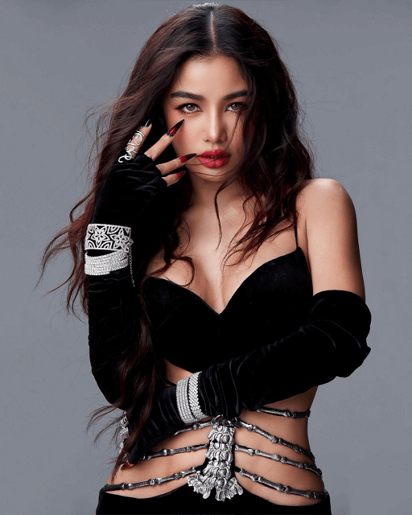 โนสนโนแคร์! แม่ชอบโชว์ กระแต ตอกกลับชาวเน็ตแซะเล่น MV เปลืองตัว  