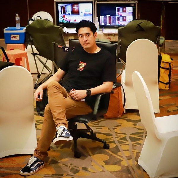 “วี วีรภาพ” เผย มุมมองความรัก ในวัย 42 ปี ยังไม่คิดมีครอบครัว (มีคลิป) “วี วีรภาพ” เผย มุมมองความรัก ในวัย 42 ปี ยังไม่คิดมีครอบครัว (มีคลิป)
