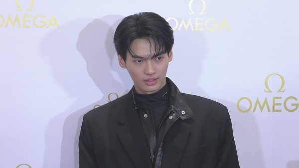 วิน เมธวิน ดีใจ บัตรคอนเสิร์ตคู่ ไบร์ท ขายหมดเกลี้ยง   (มีคลิป)