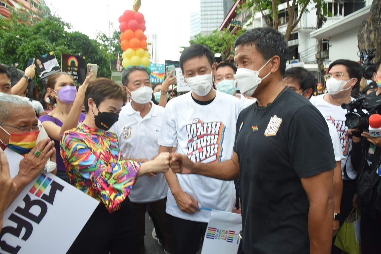 Pride Month ชัชชาติ ร่วมขบวนไพรด์พาเหรด พร้อมหนุนร่าง พ.ร.บ.สมรสเท่าเทียม