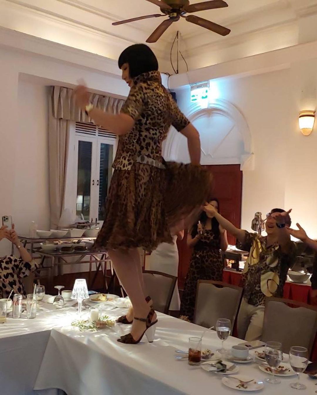 ม้า อรนภา ตอกกลับชาวเน็ตต่อว่า เต้นบนโต๊ะอาหาร