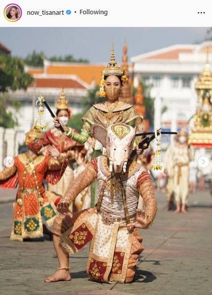 สวยสะกดทุกสายตา! เหล่าคนดังแปลงโฉมเป็น นางกิริณีเทวี