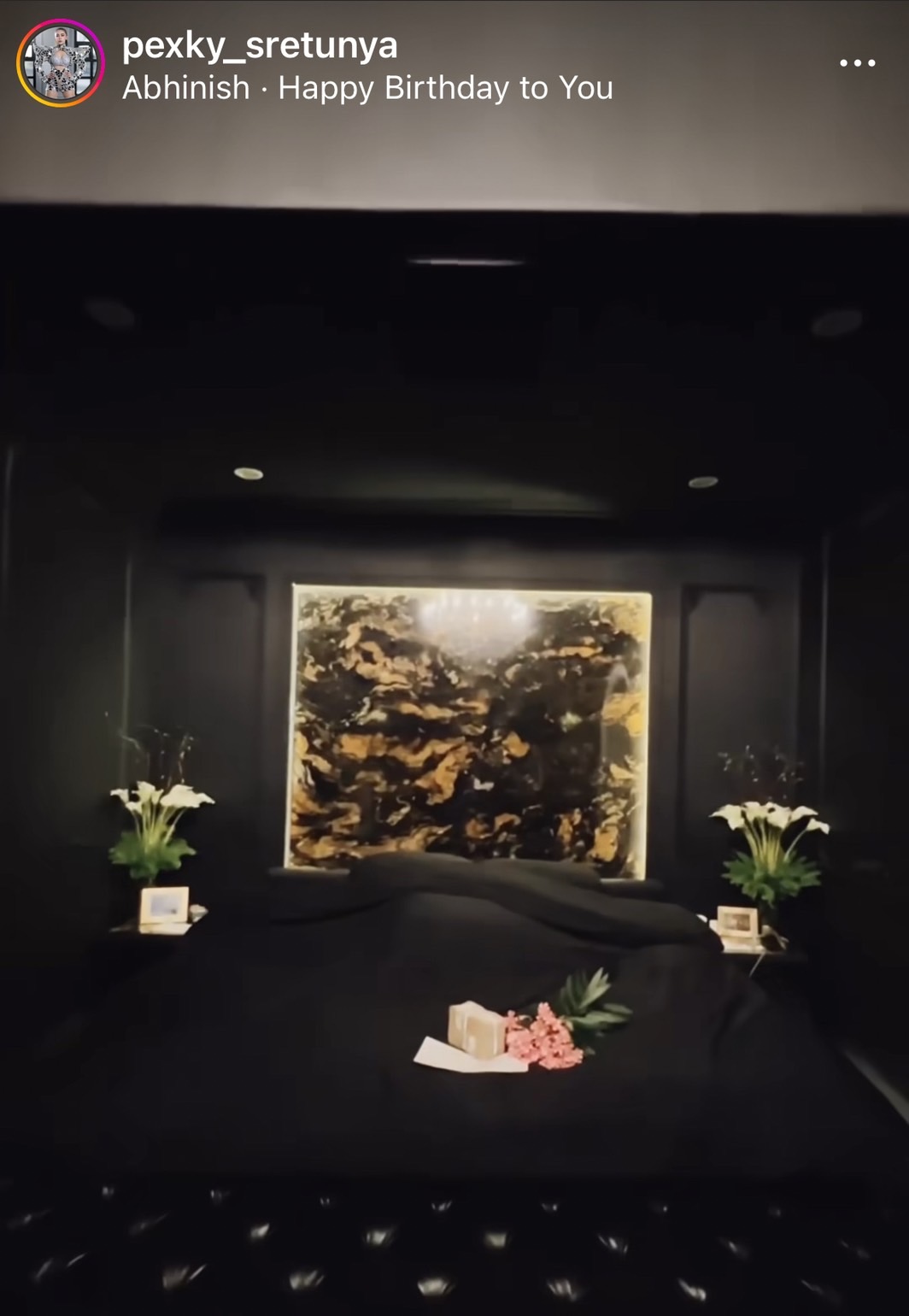 เป็กกี้ เซอร์ไพรส์ของขวัญวันเกิดชุดใหญ่ เงินสด 1 ล้านบาท ให้สามี