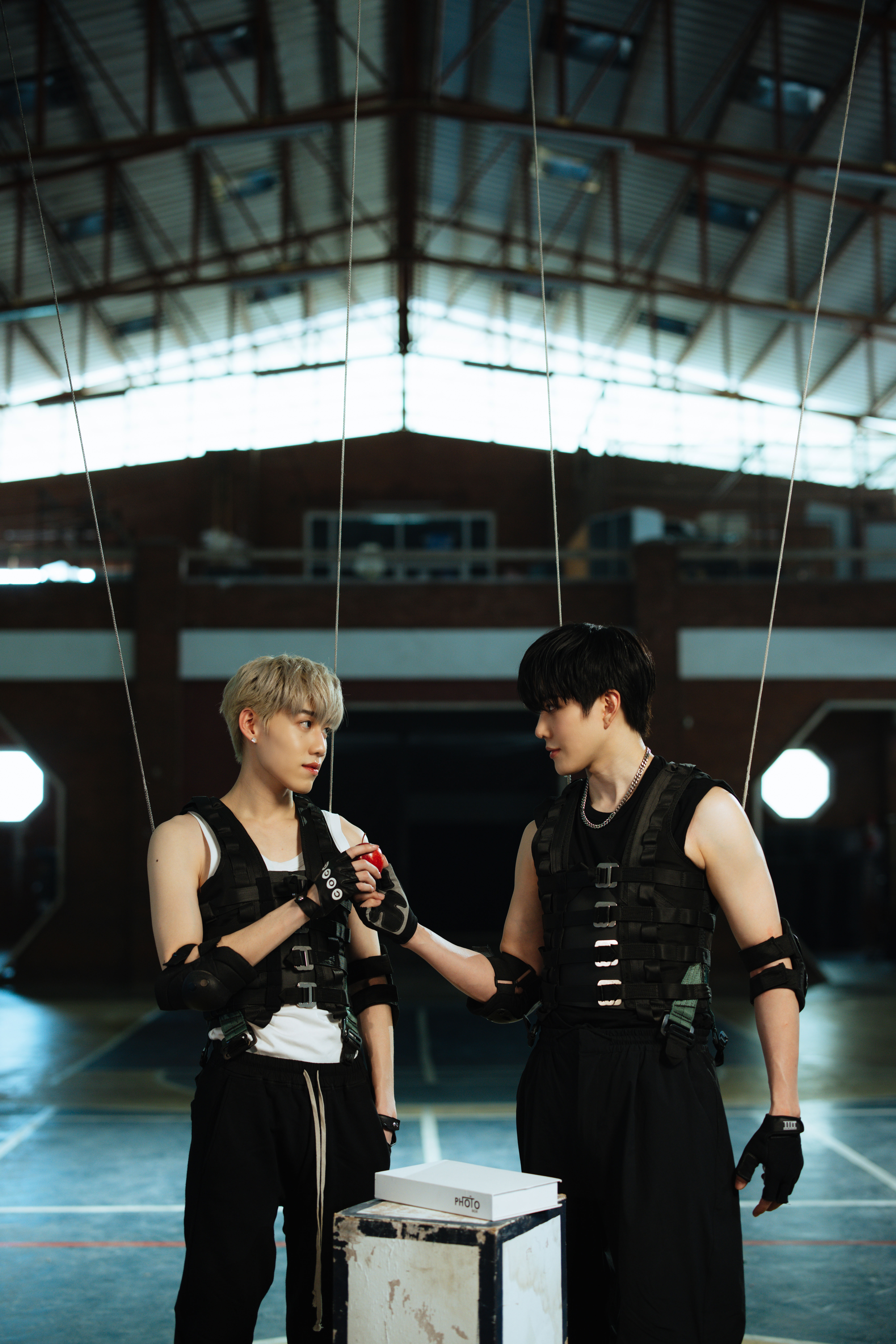 พีพี กฤษฏ์ คว้าหนุ่มหล่อ ไมค์ พิรัชต์ เล่นเอ็มวีซิงเกิลล่าสุด ลังเล พีพี กฤษฏ์ คว้าหนุ่มหล่อ ไมค์ พิรัชต์ เล่นเอ็มวีซิงเกิลล่าสุด ลังเล