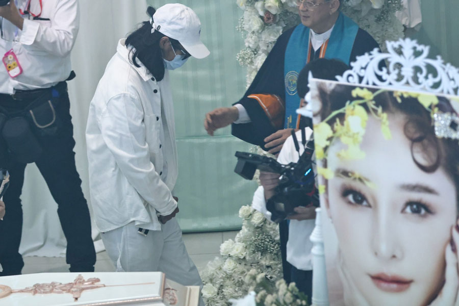 ชมสดที่นี่! พิธีฌาปนกิจ แตงโม นิดา ที่คริสตจักรเมธอดิสท์