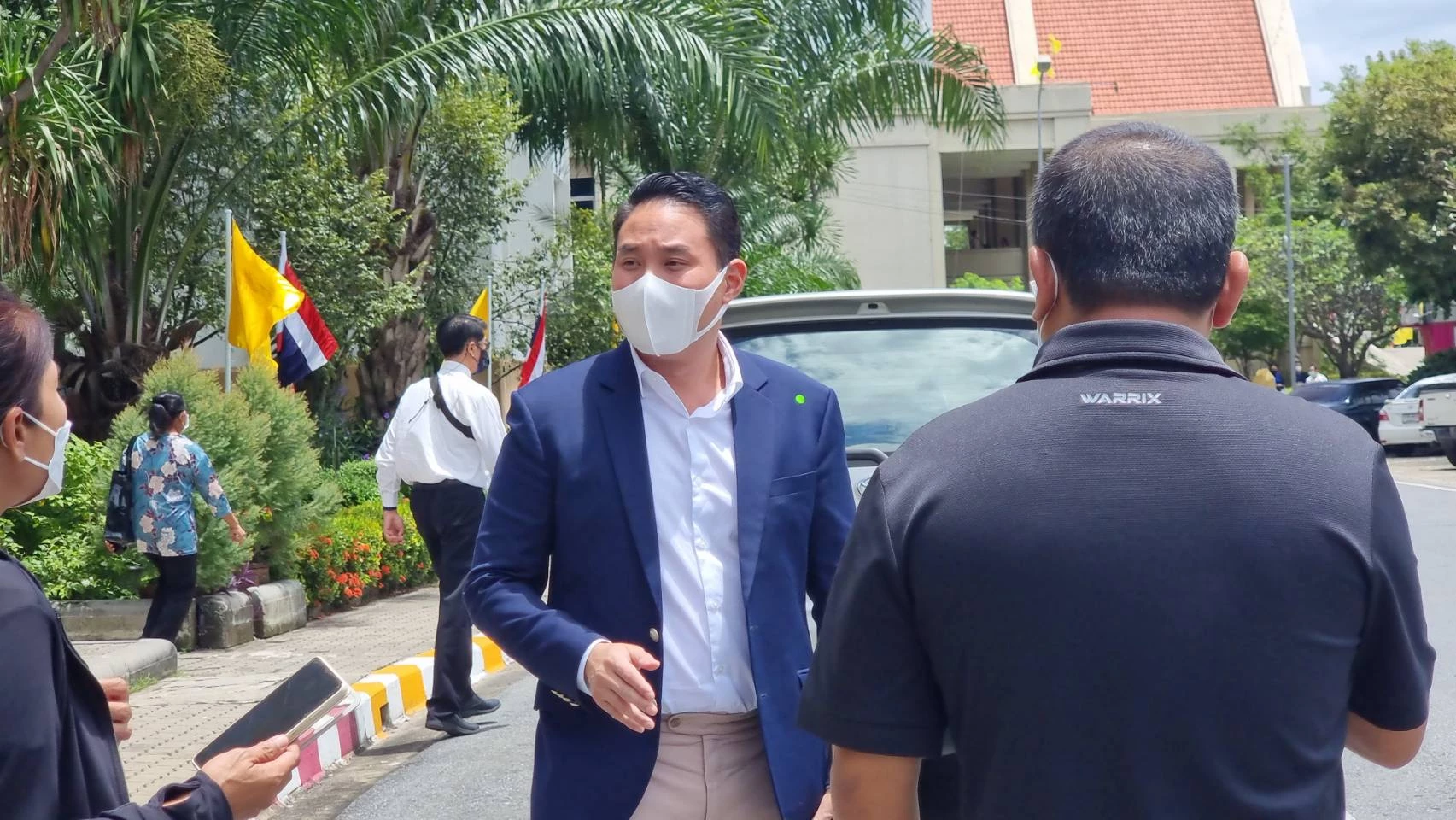 ปอ ตนุภัทร เดินทางไปศาลเพื่อยื่นเรื่องขอเรือคืน พร้อมผู้แทนบริษัทสปีดโบ๊ท ปอ ตนุภัทร เดินทางไปศาลเพื่อยื่นเรื่องขอเรือคืน พร้อมผู้แทนบริษัทสปีดโบ๊ท