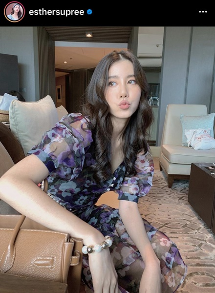 “เอสเธอร์” ยกเลิกสัญญาพรีเซนเตอร์ หลังมีผู้เสียหายร้องเรียนแอปพลิเคชันดัง “เอสเธอร์” ยกเลิกสัญญาพรีเซนเตอร์ หลังมีผู้เสียหายร้องเรียนแอปพลิเคชันดัง