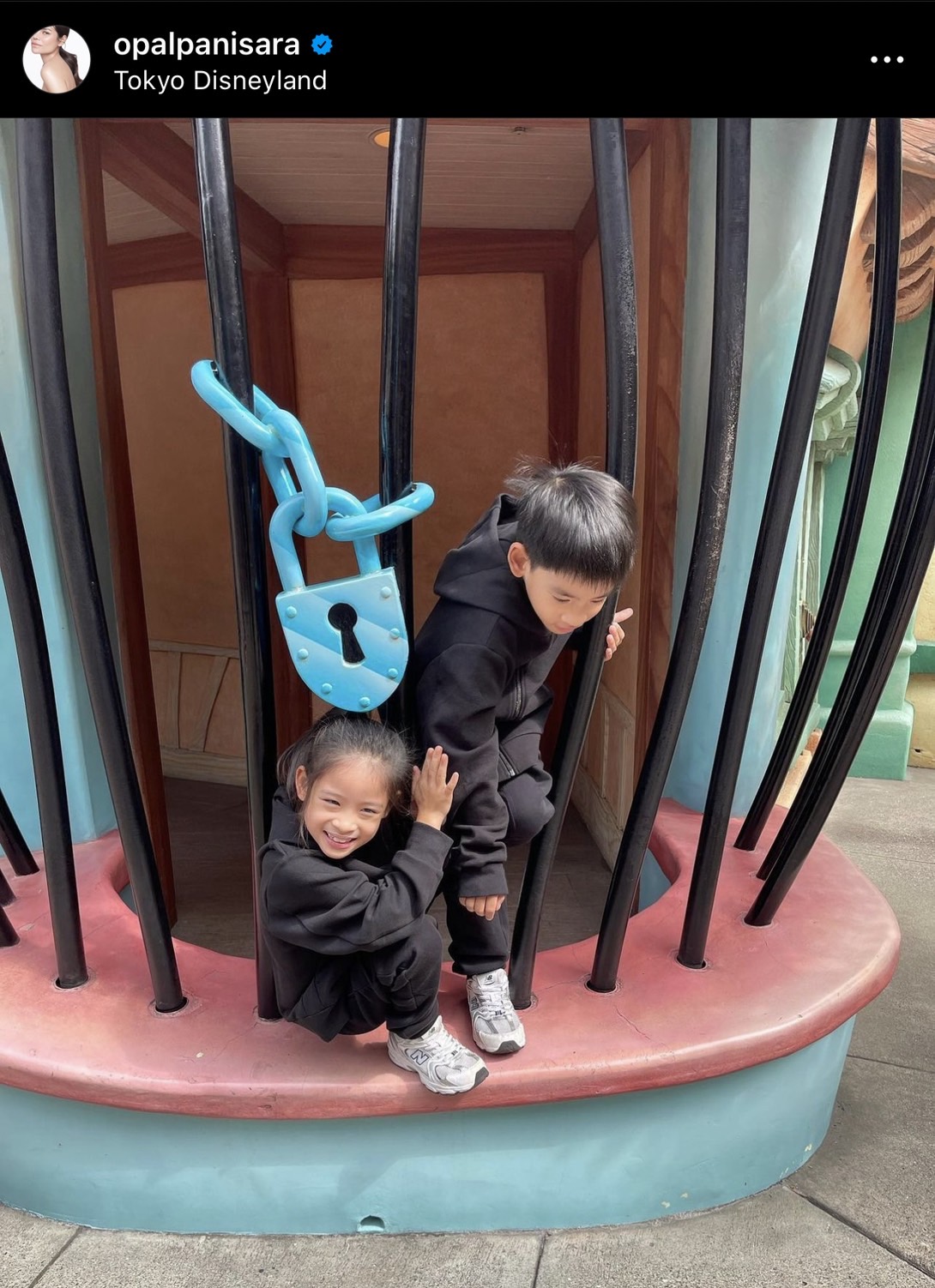 โมเมนต์อบอุ่น โอปอล์-หมอโอ๊ค พา น้องอลิน-อลัน เช็คอินโตเกียวดิสนีย์แลนด์ โมเมนต์อบอุ่น โอปอล์-หมอโอ๊ค พา น้องอลิน-อลัน เช็คอินโตเกียวดิสนีย์แลนด์