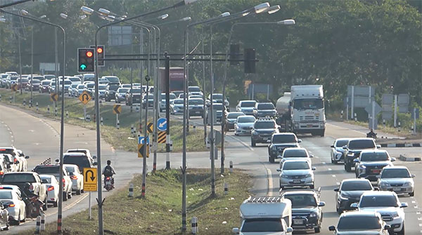 สายเหนือช่วงลำปางรถแน่น! ปชช.เดินทางเร่งกลับภูมิลำเนา