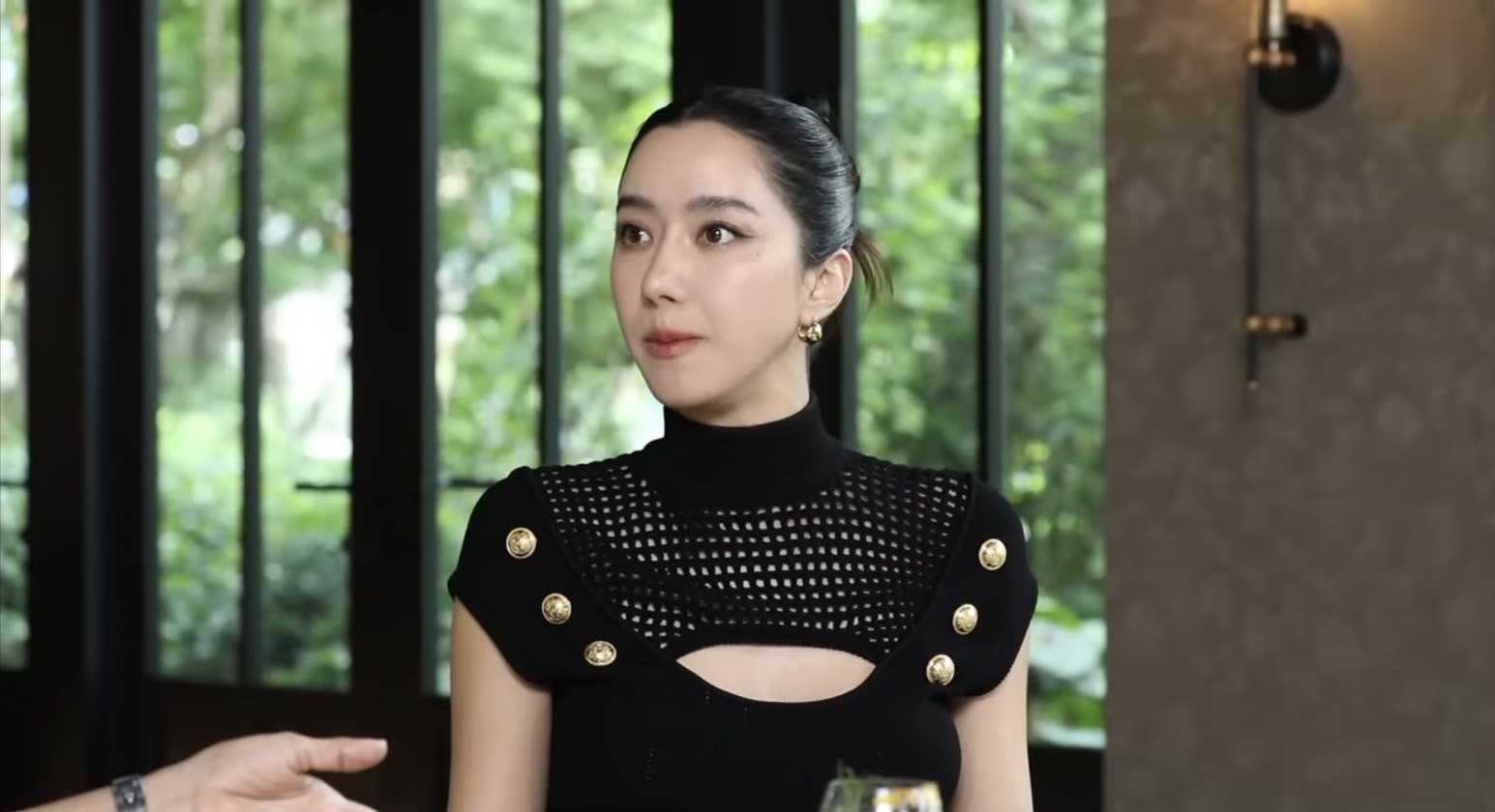 ไอซ์ อภิษฎา เผยชีวิตคู่ชอบให้คนบงการ พร้อมบอกพิกัดส่องหน้าสามี  